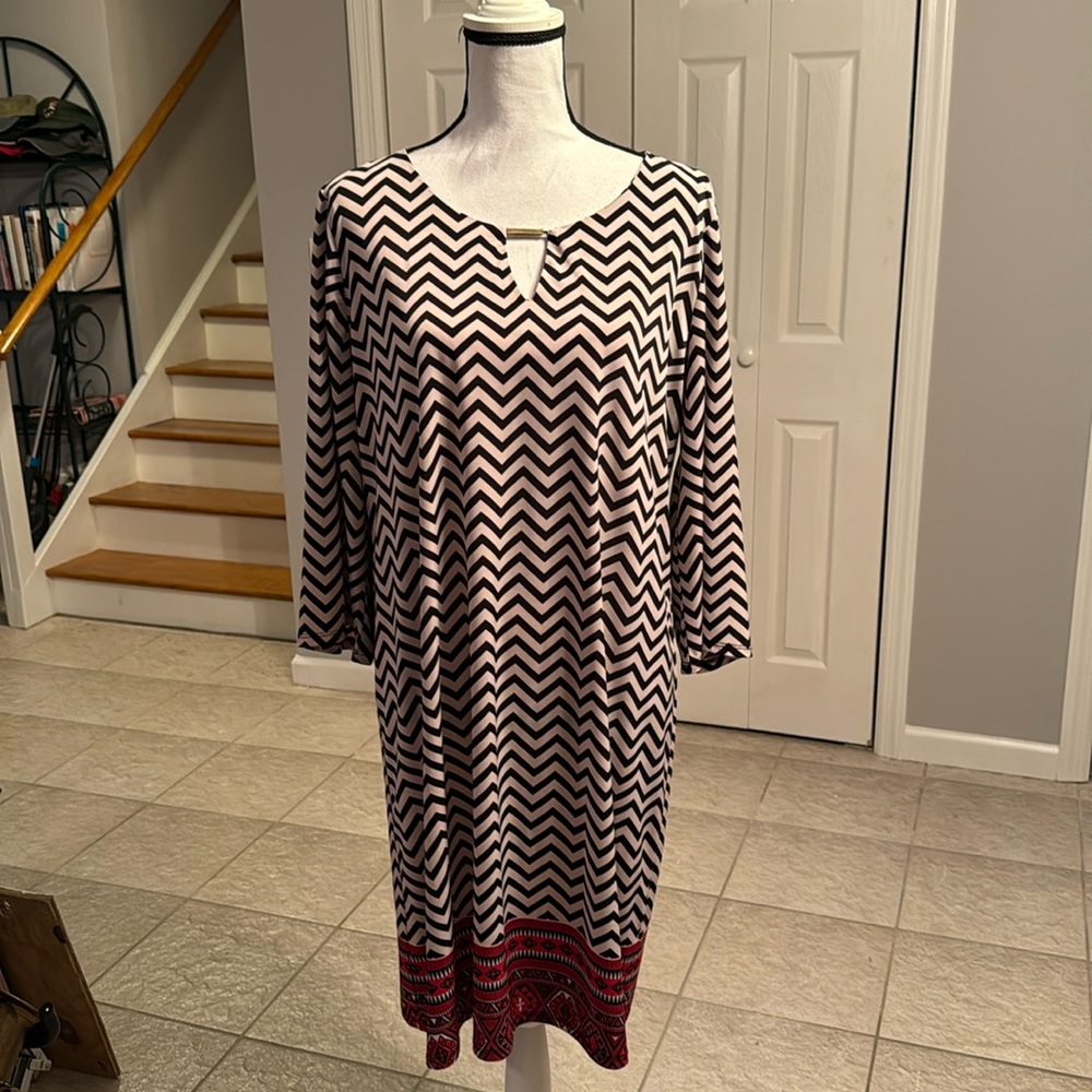 Tacera Midi ZigZag Shift Dress